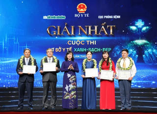 Trao giải Cuộc thi Cơ sở y tế xanh - sạch - đẹp lần thứ I