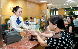 Kênh gửi tiết kiệm vẫn hút khách