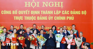 Thủ tướng trao quyết định thành lập 15 đảng bộ thuộc Đảng ủy Chính phủ