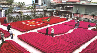 Làng tăm hương Quảng Phú Cầu: Sắc màu làng nghề tỏa hương ra thế giới