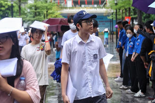 Đề Toán thi vào 10 khó, nhiều thí sinh Hà Nội thở dài