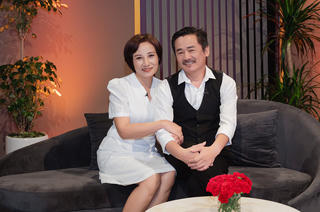 Vợ chồng diễn viên Thanh Dương - Kim Anh hạnh phúc sau hơn 30 năm gắn bó