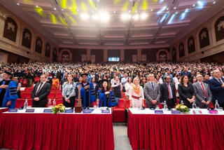 Toàn cảnh Lễ khai giảng 'đặc biệt' ở Trường Đại học VinUni