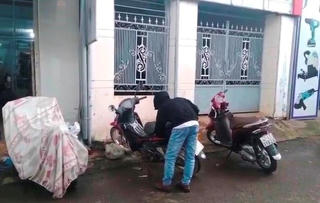 Đắk Lắk: Bắt kẻ cạy cốp xe gắn máy, trộm 100 triệu đồng để tiêu xài