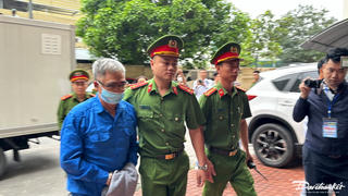 Hình ảnh cựu Giám đốc Công an TP Hải Phòng Đỗ Hữu Ca hầu tòa