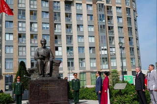 Khánh thành Quảng trường Hồ Chí Minh tại thành phố Saint Petersburg