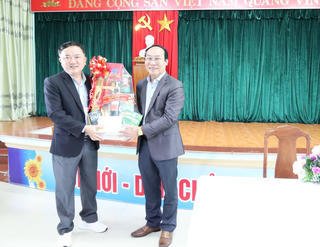 Chủ tịch Mặt trận tỉnh Quảng Nam chúc Tết đội ngũ y tế