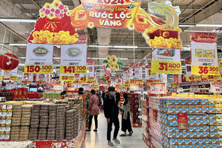 Hàng Tết: Không sợ thiếu, chỉ sợ… giá