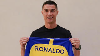 Tấm ảnh Ronaldo ra mắt Al Nassr có hơn 28 triệu lượt yêu thích trong chưa đầy 24 tiếng