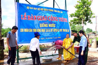 Đắk Lắk: Bàn giao giếng nước tặng nhân dân thôn Đừng Nhạp, xã Ia Lốp
