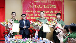 Phú Yên: Khen thưởng Ban chuyên án triệt xóa đường dây tội phạm đánh bạc liên tỉnh quy mô lớn