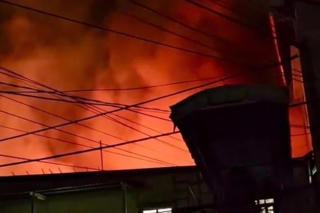 Cháy cư xá Độc Lập ở Thành phố Hồ Chí Minh khiến tám người tử vong