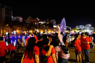 Người dân háo hức khi phố đi bộ Trịnh Công Sơn mở cửa trở lại