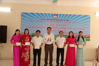 Bế giảng Lớp bồi dưỡng nghiệp vụ công tác Mặt trận Lớp thứ hai- Khóa XI năm 2024