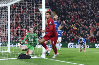 Liverpool giành chiến thắng 2-0 trước Everton