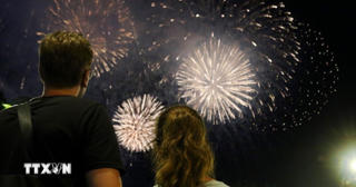 Mãn nhãn với màn pháo hoa mừng ngày thống nhất đất nước
