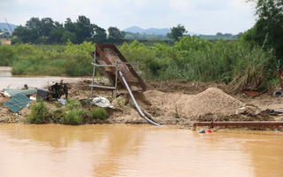 Nghệ An: Tạm dừng khai thác mỏ của một doanh nghiệp