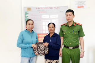 Đi chợ nhặt được hơn 30 triệu đồng, người phụ nữ tìm người đánh rơi