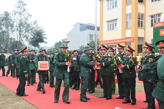 Các tỉnh Vĩnh Phúc, Phú Thọ, Yên Bái, Tuyên Quang đồng loạt tổ chức giao nhận quân