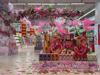 Thị trường quà tặng 8/3: Sản phẩm sáng tạo, chữa lành lên ngôi