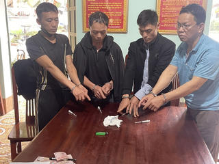 Bắc Giang: Bắt quả tang bốn tượng tàng trữ trái phép chất ma tuý