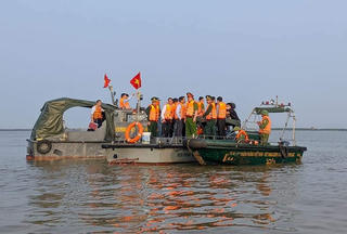 Hải Phòng: Phê bình Chủ tịch 2 huyện chậm xử lý hộ nuôi ngao tự phát