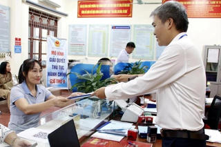 Chính quyền cấp cơ sở đảm nhận các nhiệm vụ, quyền hạn của cấp xã và huyện