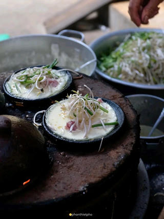 Nhớ thương mùi vị bánh xèo ngày mưa