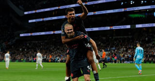 Đánh bại Tottenham, Man City chạm tay vào chức vô địch Premier League