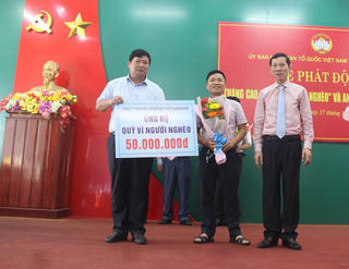 Quảng Ngãi: Hơn 7,7 tỷ đồng đăng ký và ủng hộ Tháng cao điểm 'Vì người nghèo'