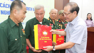 Quan tâm chăm lo gia đình chính sách, người có công