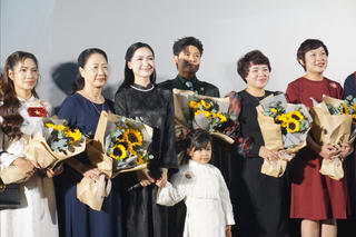 Ca sĩ Hòa Minzy: Tận hiến bằng tình yêu Tổ quốc