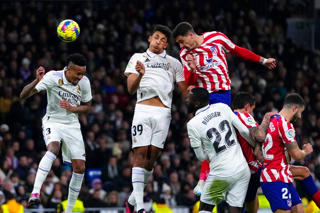 Real Madrid cầm hòa Atletico 1-1 ở vòng 23 La Liga