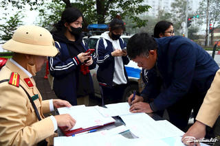 Nhiều học sinh vi phạm, Cảnh sát giao thông xử phạt nặng cả phụ huynh