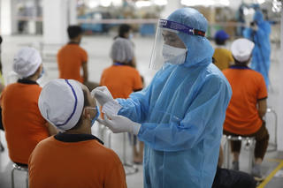 Kỷ niệm 70 năm Ngày Thầy thuốc Việt Nam (27/2/1955 - 27/2/2025): Dũng cảm chọn nghề y