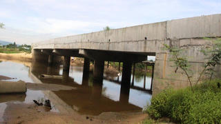 Cầu tiền tỷ dang dở vì lãnh đạo bị bắt