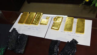 Hà Nam: Bắt, khởi tố nhóm đối tượng buôn lậu hơn 6 kg vàng từ nước ngoài