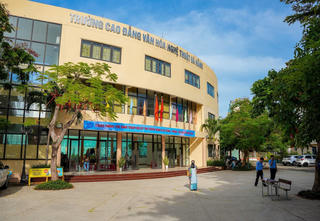 Sáp nhập 2 trường cao đẳng, đổi tên thành Trường Cao đẳng Đà Nẵng