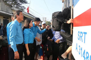 Công đoàn hỗ trợ vé máy bay cho đoàn viên về quê đón Tết