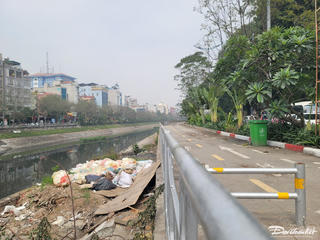 Cảnh vắng vẻ tại đường dành riêng cho xe đạp đầu tiên của Hà Nội