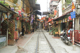 'Cà phê đường tàu': Cấm hay quản?