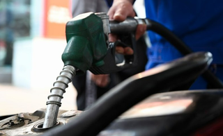 Giá xăng RON 95 tăng vượt 21.000 đồng/lít