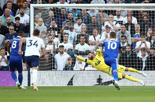 Tottenham thắng đậm 6-2 trước Leicester