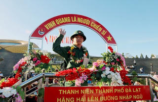 Lâm Đồng: 1.150 thanh niên hăng hái lên đường nhập ngũ