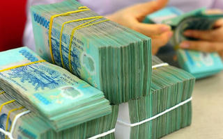 Thu thuế từ nhà cung cấp nước ngoài đạt 1.800 tỷ đồng