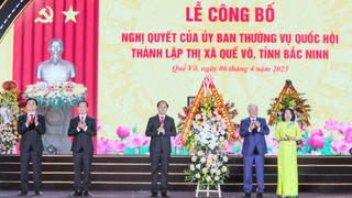 Chủ tịch Đỗ Văn Chiến dự Lễ công bố Nghị quyết thành lập thị xã Quế Võ