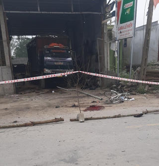 Nổ lớn tại gara ô tô, 6 người thương vong