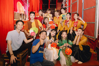 Hơn 100 nghệ sĩ cùng phá cỗ Trung thu với các em thiếu nhi