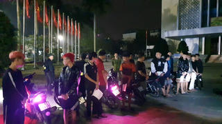 Tạm giữ nhiều đối tượng lạng lách, đánh võng khiêu khích lực lượng Công an