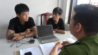 Hai 'siêu trộm' đột nhập xe ô tô lấy 5.800 USD